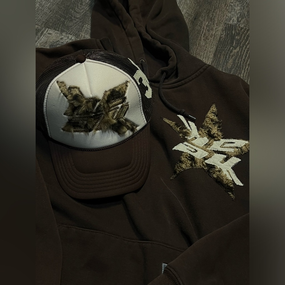 1of1 custom carhartt hoodie with matching hat